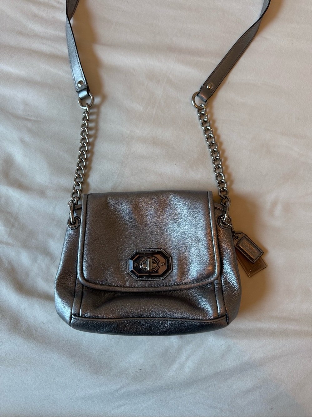 Coach | Campbell Turnlock Metallic Silver Mini Crossbody Bag - Picture 2 of 8